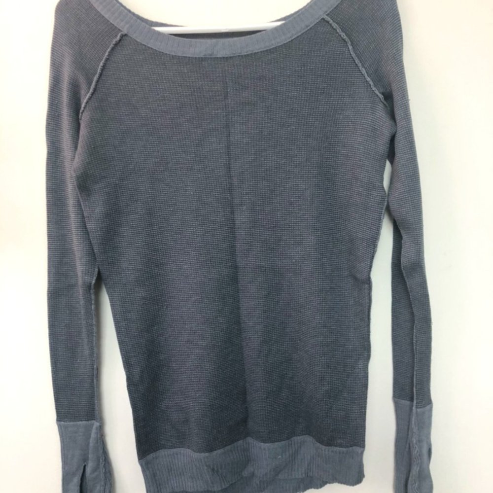 Lululemon - off-the-shoulder sweater XS